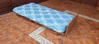 Cama Plegable con Estructura Metálica