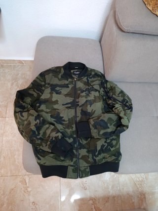 Chaqueta bomber camuflaje