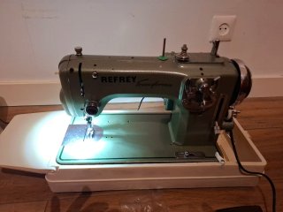 Máquina de coser Refrey Transforma