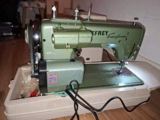 Máquina de coser Refrey Transforma