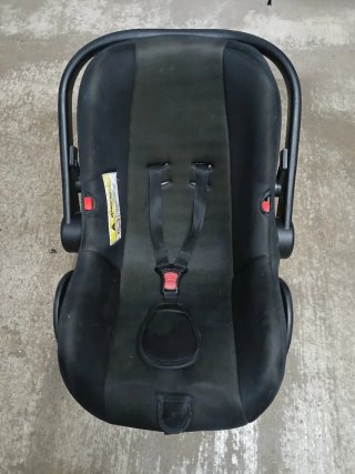 Silla de coche para bebé.