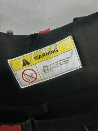 Silla de coche para bebé.