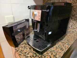 Cafetera automática De'Longhi Magnifica S ECAM22.1