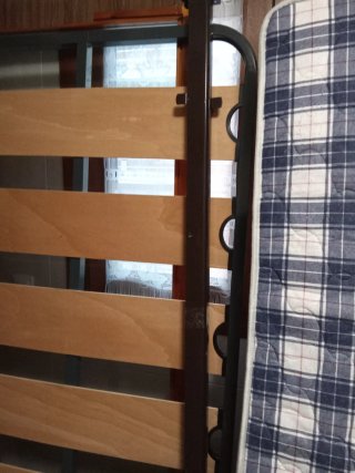 Cama de madera 90 cm con colchón