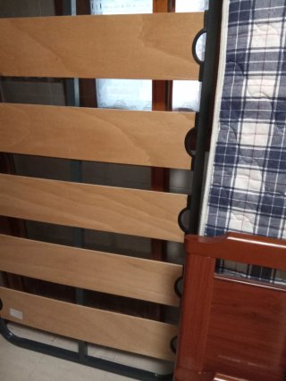 Cama de madera 90 cm con colchón