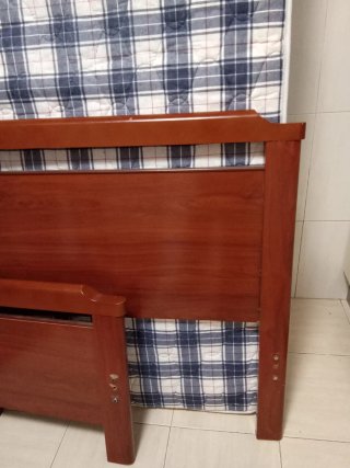 Cama de madera 90 cm con colchón