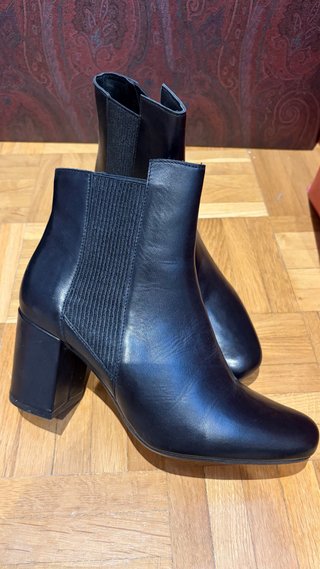 Botines negros piel talla 37