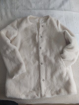 Chaquetón de pelo Stradivarius