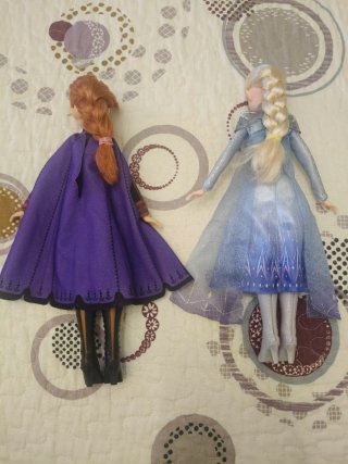 Muñecas Elsa y Anna de Frozen