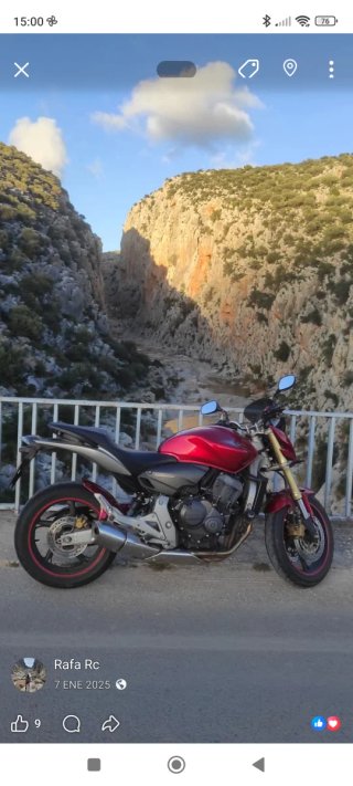 Honda Naked Roja y Gris