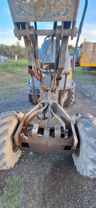 Se vende dumper 4×4