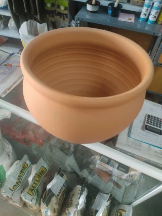 Maceta de terracota grande