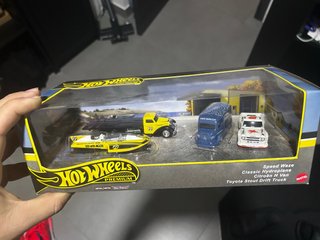 Set Hot Wheels Premium Speed Waze