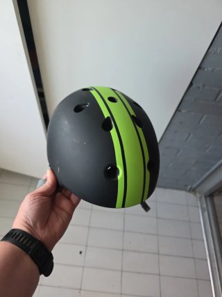 Casco infantil bici negro/verde