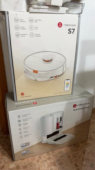 Roborock S7 y base de autovaciado con accesorios o