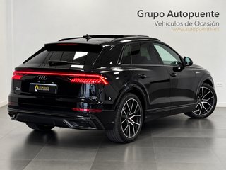 Audi Q8 55TFSI S-LINE QUATTRO