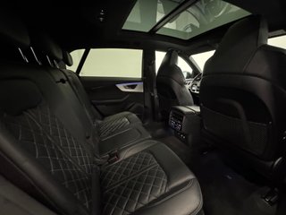Audi Q8 55TFSI S-LINE QUATTRO