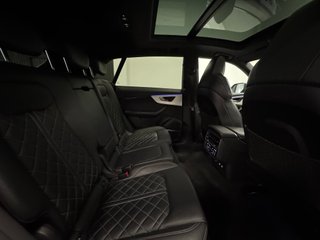 Audi Q8 55TFSI S-LINE QUATTRO