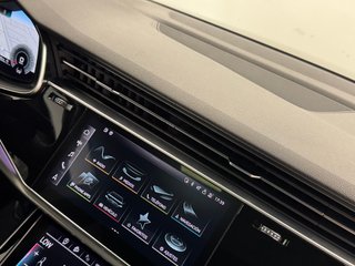 Audi Q8 55TFSI S-LINE QUATTRO