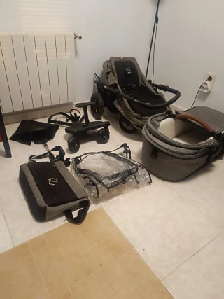 Cochecito Jané gris con accesorios