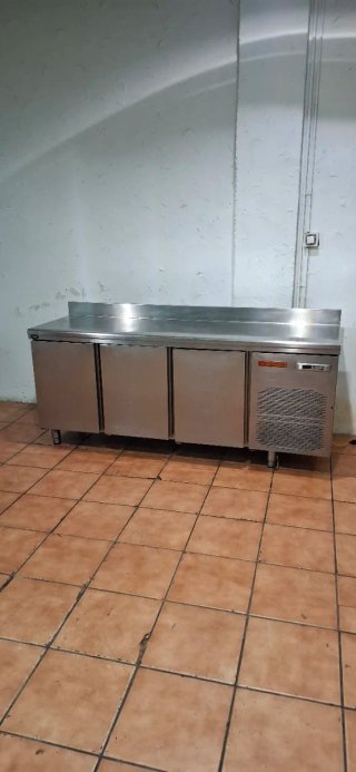 Bajo Mostrador Refrigerado 3 Puertas