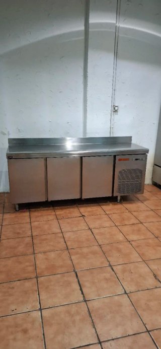 Bajo Mostrador Refrigerado 3 Puertas