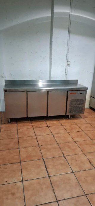 Bajo Mostrador Refrigerado 3 Puertas