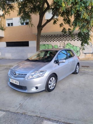 Toyota Auris 2012