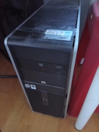Ordenador de sobremesa HP.