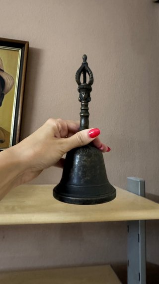 Campana antigua vintage decorativa