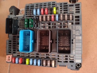 Caja de fusibles y relés BSM-Z02-00