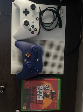 Xbox One S Blanca con 2 Mandos y 5 Juegos