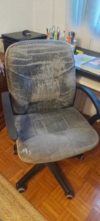 Silla de oficina con ruedas