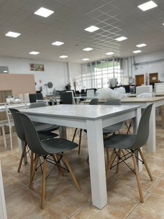 Mesa comedor NUEVA moderna Oferta.