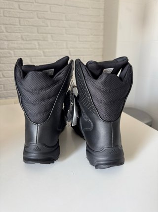 41 1/3 Botas Adidas GSG 9.2 policia seguridad