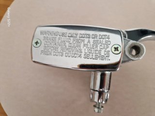 Bomba de Freno Delantera Cromada 25mm (1)