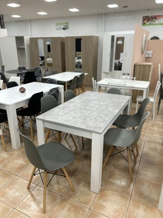Mesa comedor NUEVA moderna Oferta.