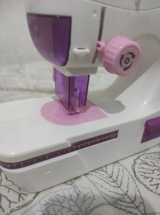 Máquina de coser de juguete