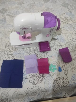 Máquina de coser de juguete