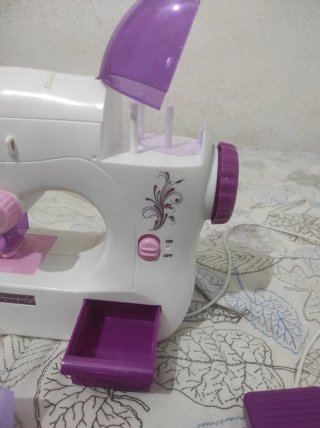 Máquina de coser de juguete