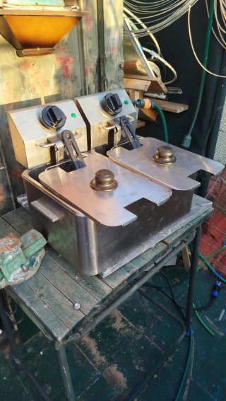 Freidora Industrial de Doble Cesta