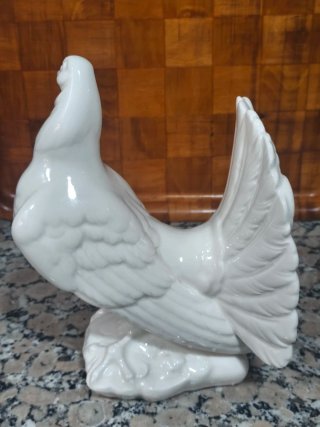 Paloma de cerámica blanca