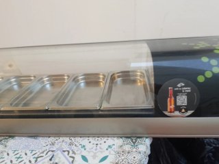 Vitrina Refrigerada.                8 bandejas