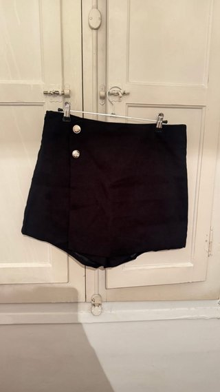 Falda pantalón negra botones