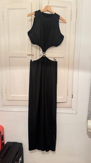Vestido negro largo con escote halter