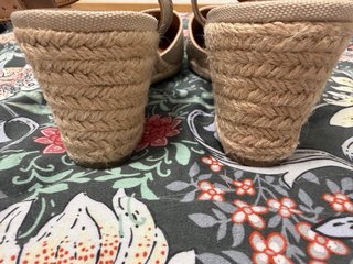 Sandalias Tommy Hilfiger Beige y Marrón