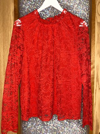 Blusa de encaje roja