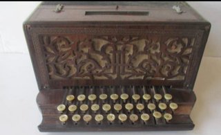 Acordeón diatónico antiguo de madera