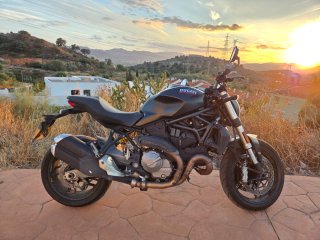 Ducati Monster 821 Negra