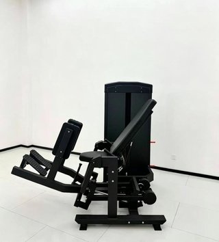 Abducción sentado 3D con placas - máquina gimnasio